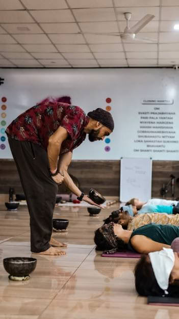 100-stündiger Sound-Healing-Lehrer*innen-Ausbildungskurs in Rishikesh