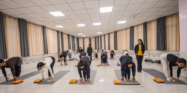 100-Stunden-Yoga-Therapie-TTC in Rishikesh
