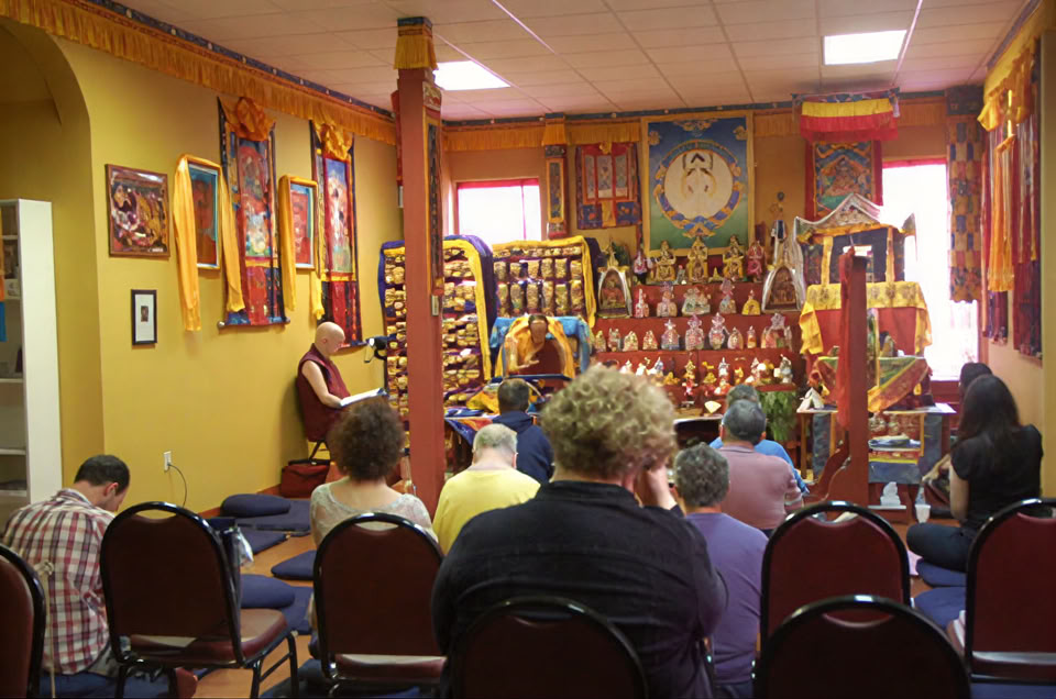 Ngondro (18:00 Uhr) & Stille Meditation (18:30 Uhr)