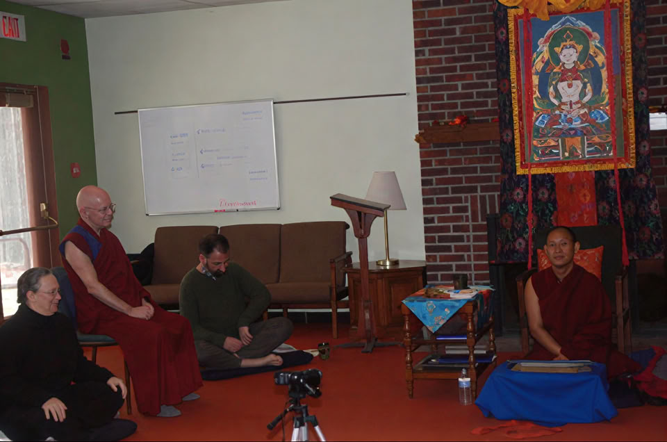 Ngondro (18:00 Uhr) & Stille Meditation (18:30 Uhr)