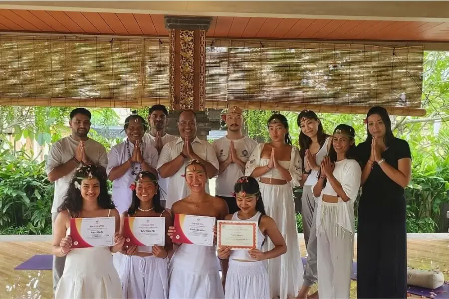 100-Stunden-Yogalehrer-Ausbildungskurs