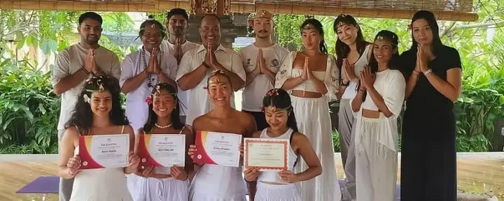 100-Stunden-Yogalehrer-Ausbildungskurs