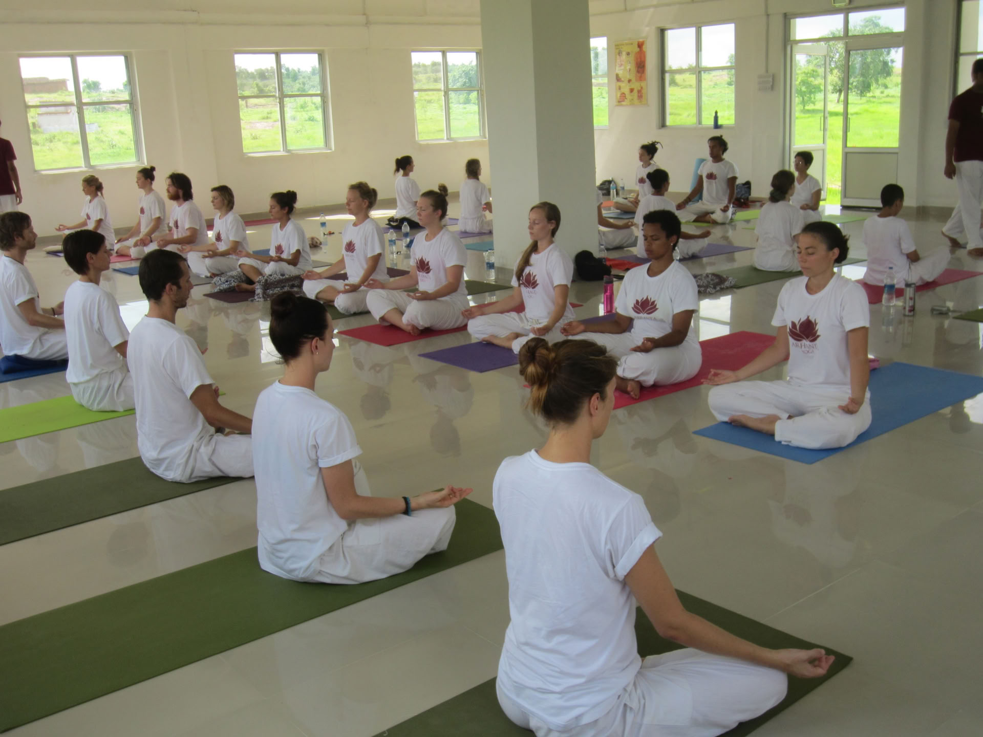 Schaffe dir eine solide Grundlage: 200-Stunden-Yoga-Zertifizierung in Indien 2026