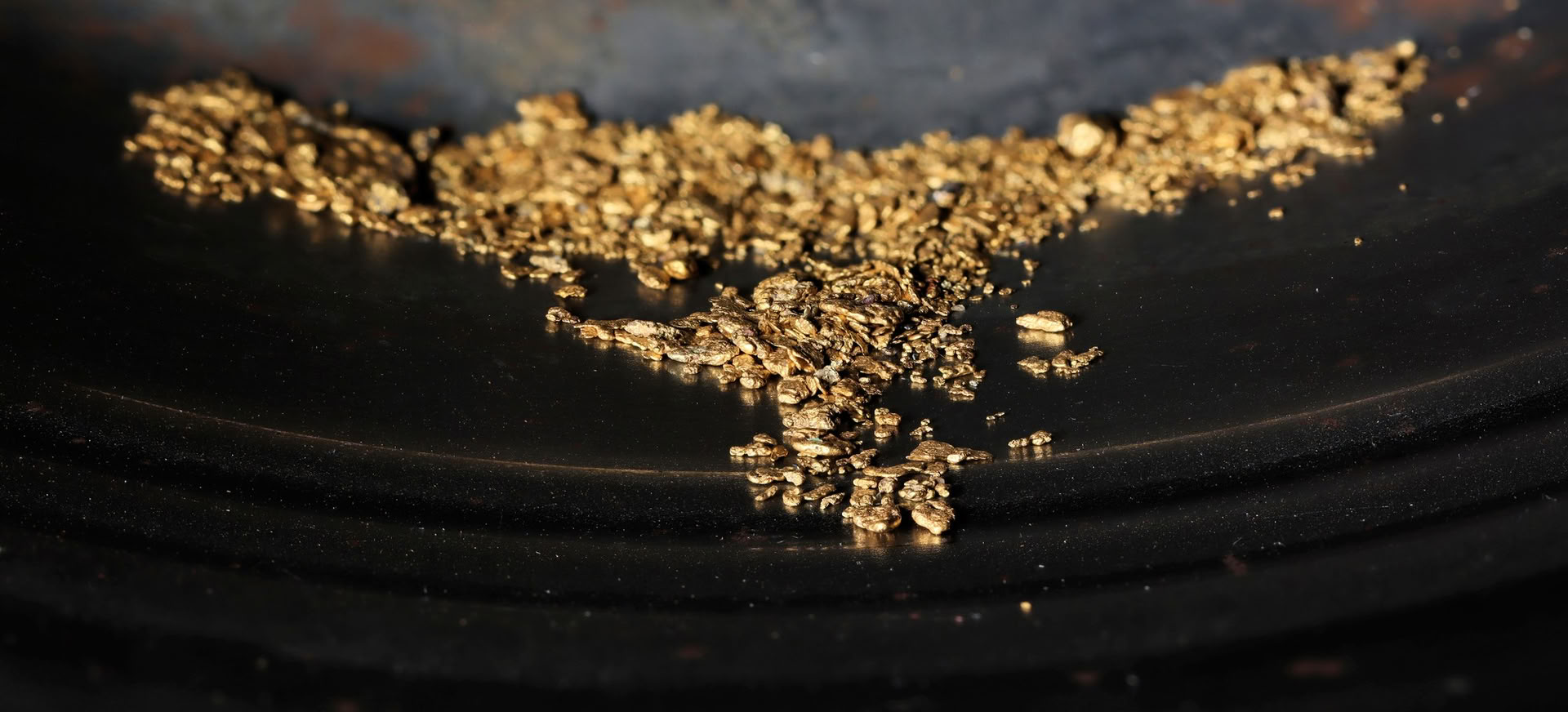 Goldwaschen und Gletscherflug