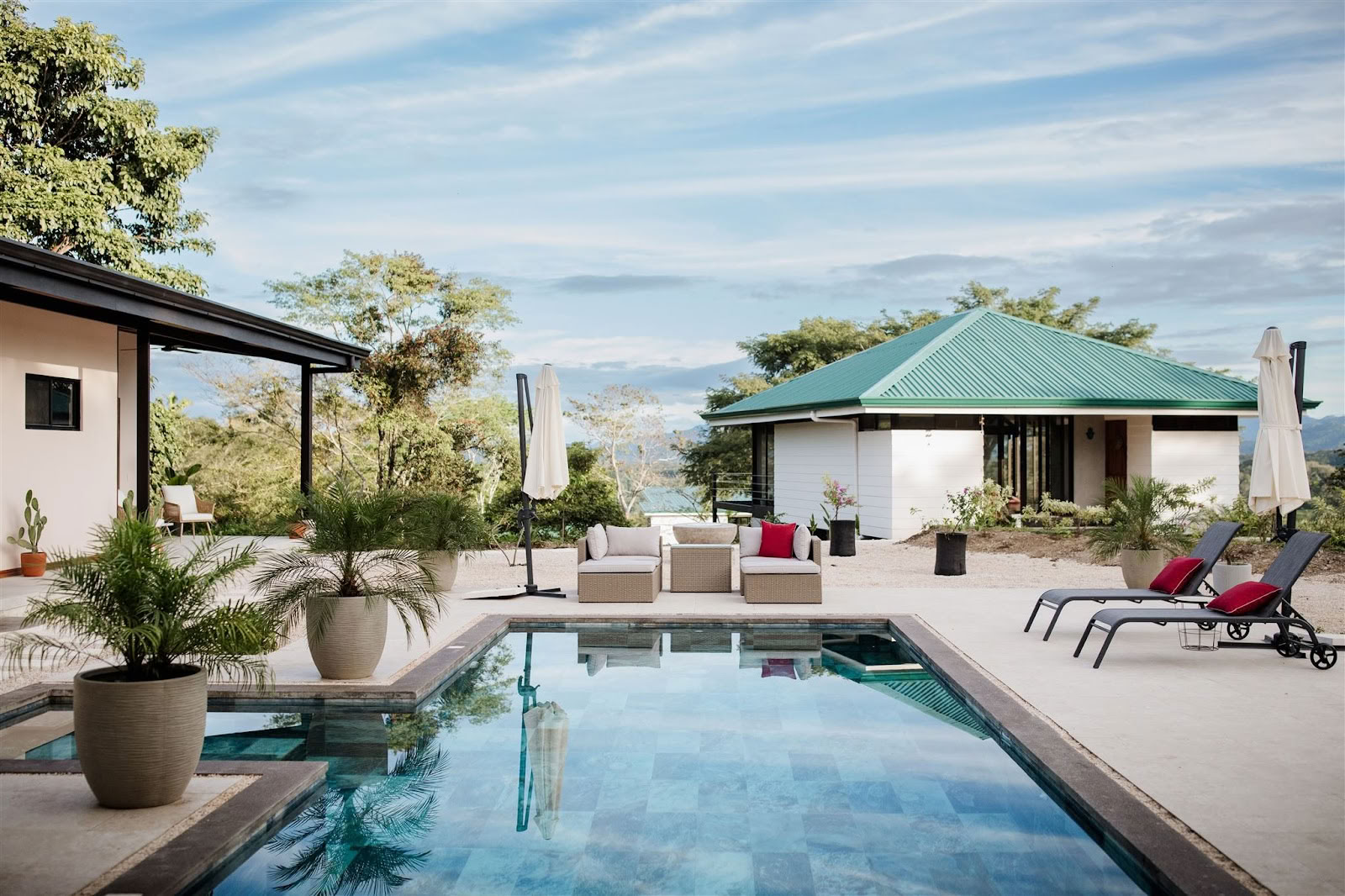 House of Shakti Sanctuary, Retreats & Yogastudio