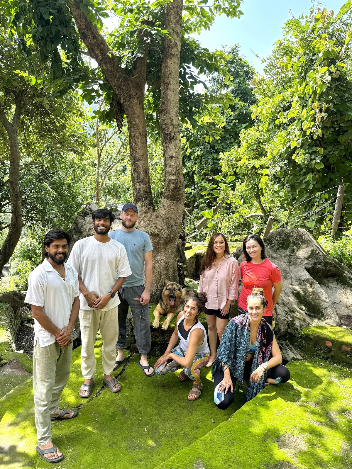 Abhyasa Yogmath | Traditionelles Yoga- & Meditations-Ashram in Rishikesh, Indien