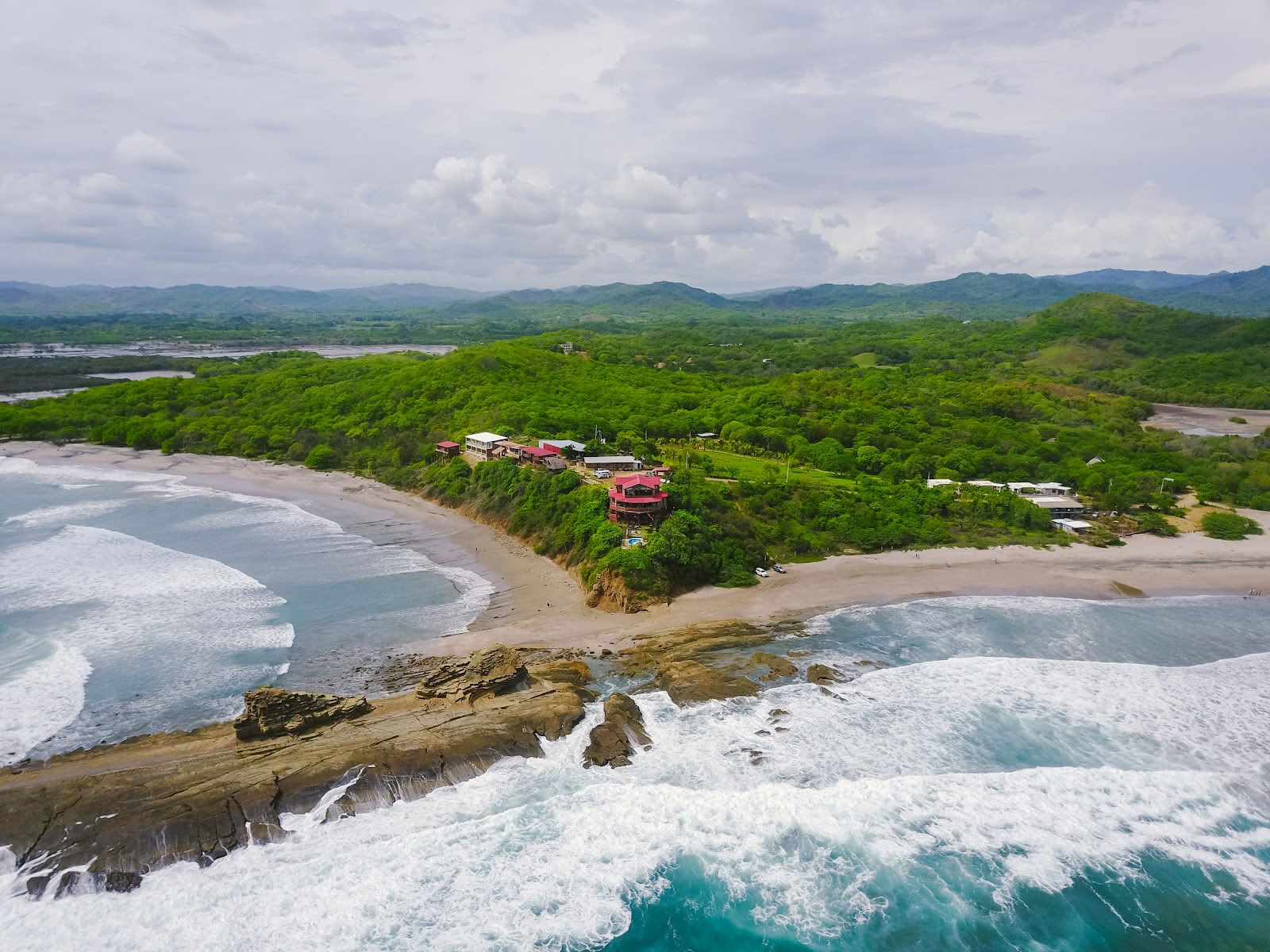 Magnific Rock - Surf Resort & Yoga Retreat Nicaragua