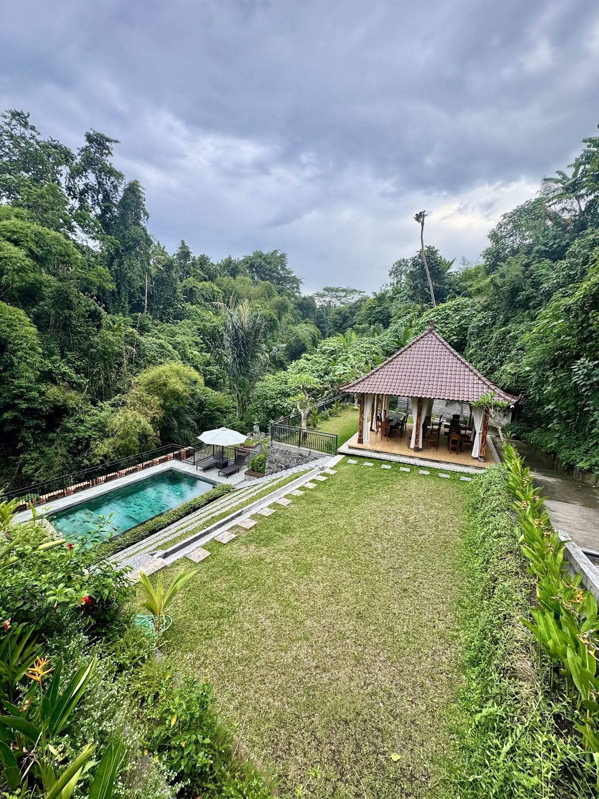 Bali Yoga Teacher Training Center - 200 Std. YTTC