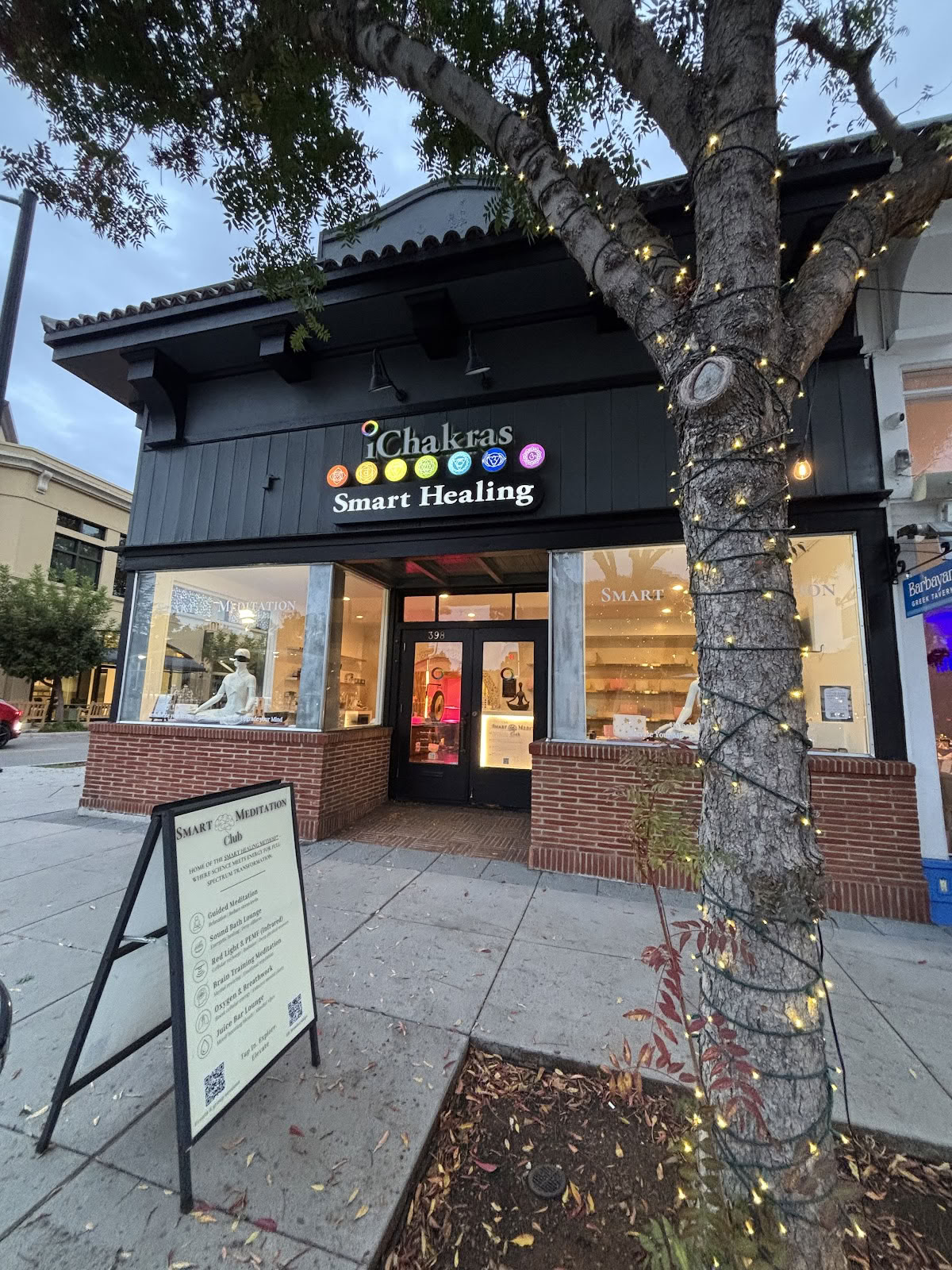 iChakras Smart Meditation Club + iJuice Lounge