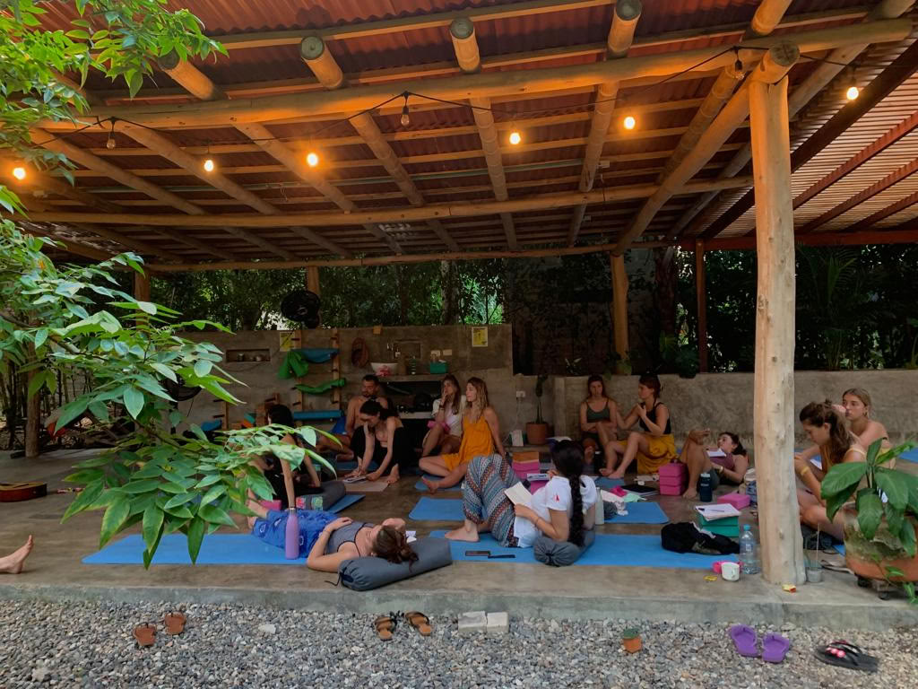 Ahimsa Yoga Schule