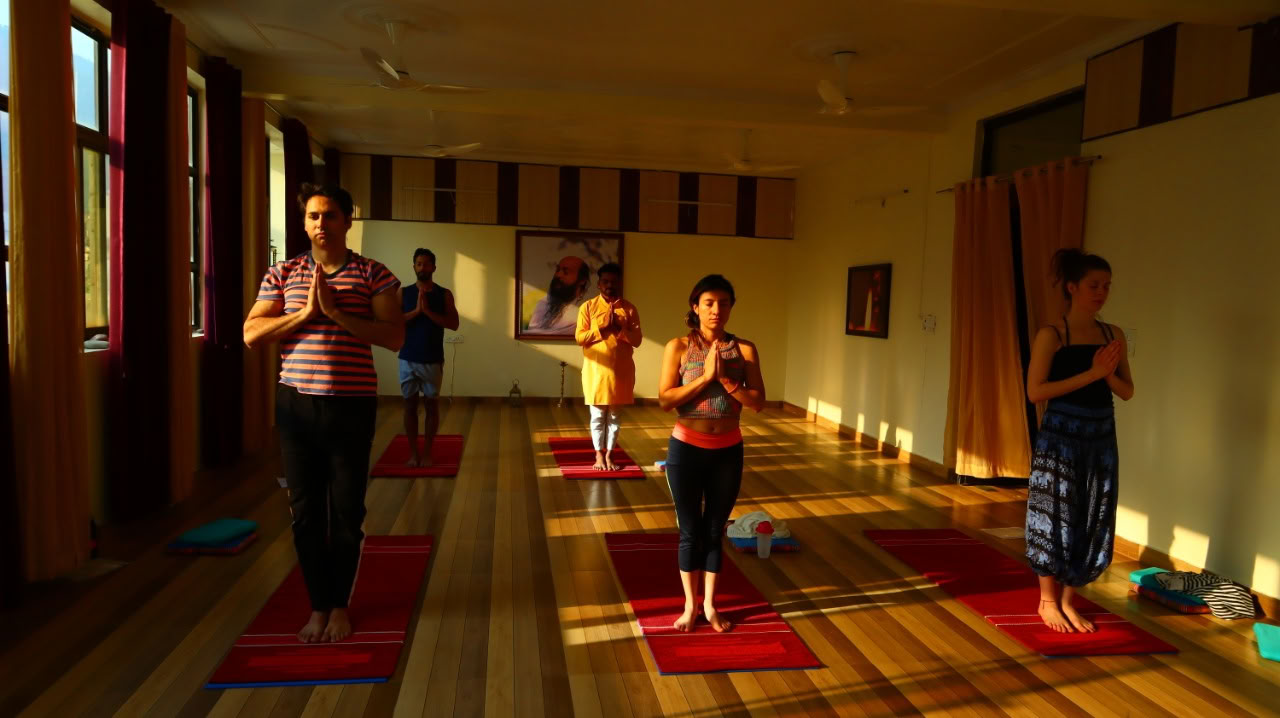 YOGA ESSENCE: Meditation Lehrertraining Ashram