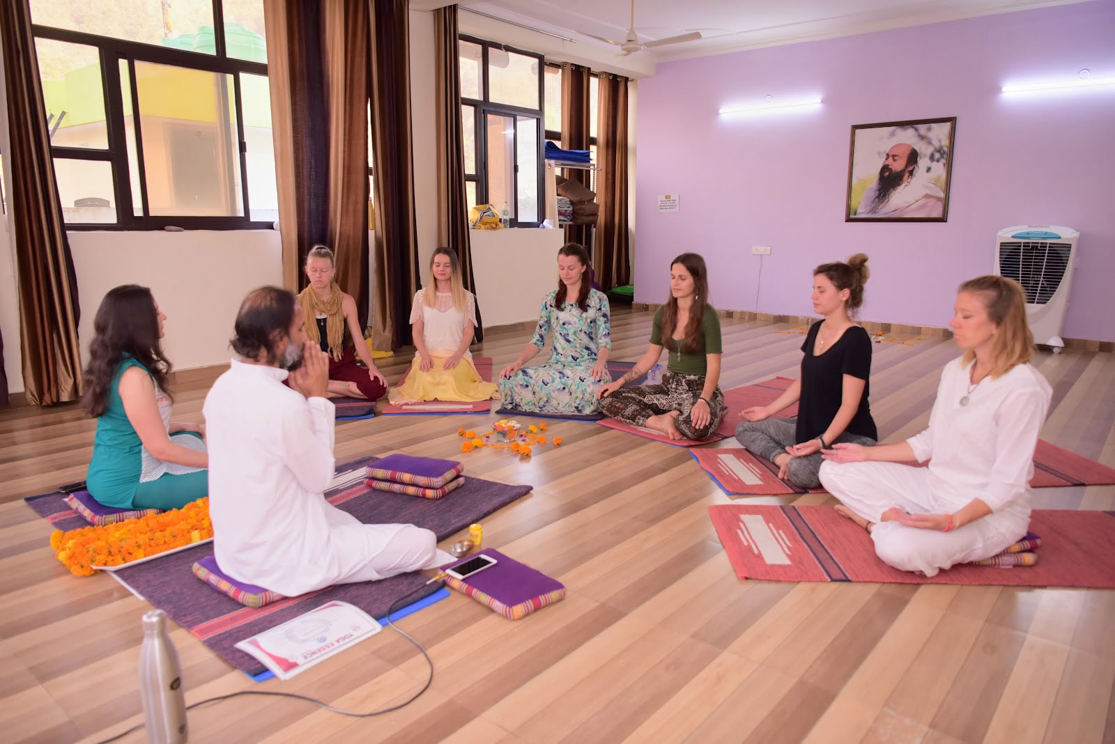 YOGA ESSENCE: Meditation Lehrertraining Ashram