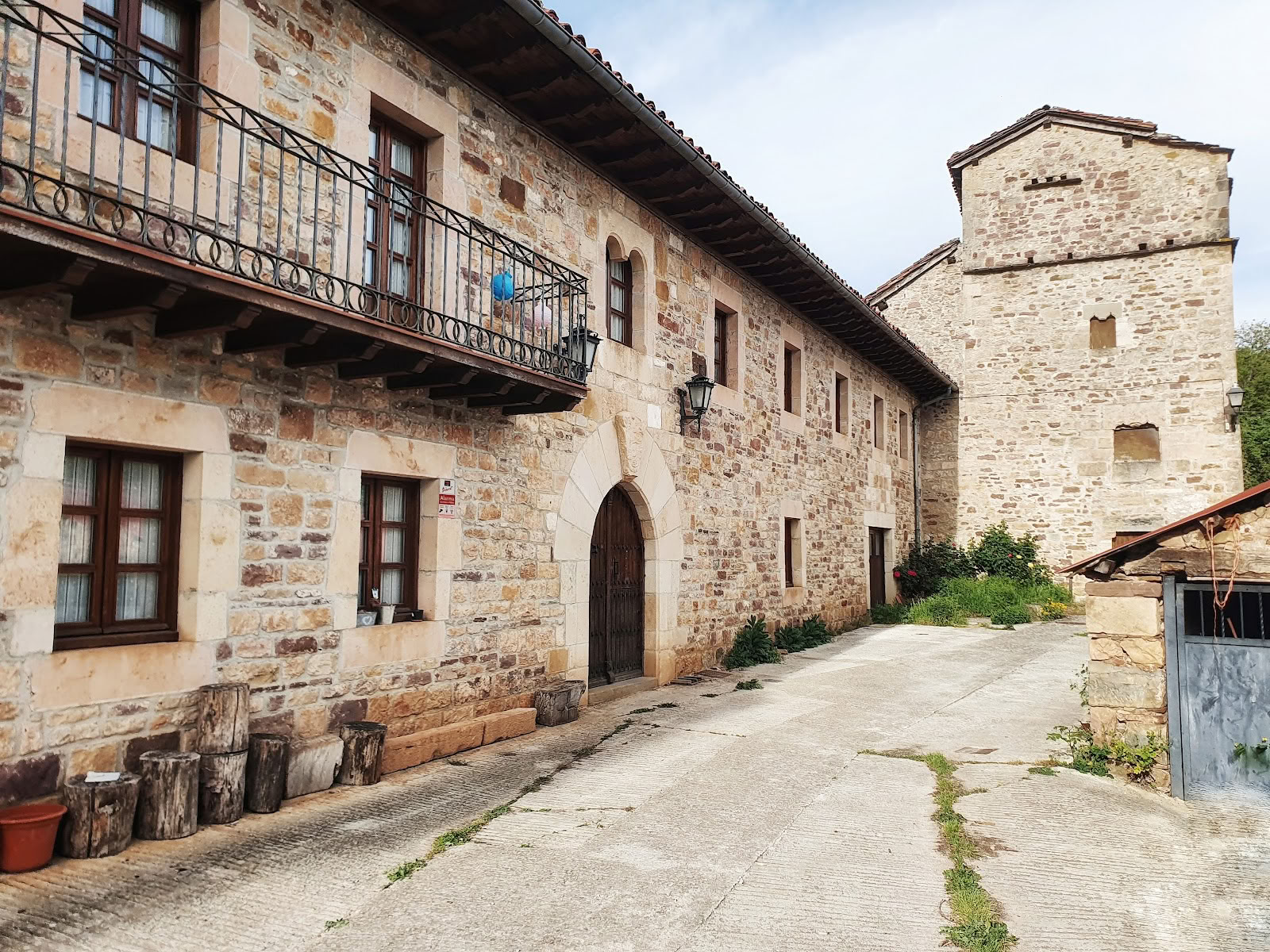 Yoga- und Meditations-Retreatzentrum Pirineo · Casa Marterena