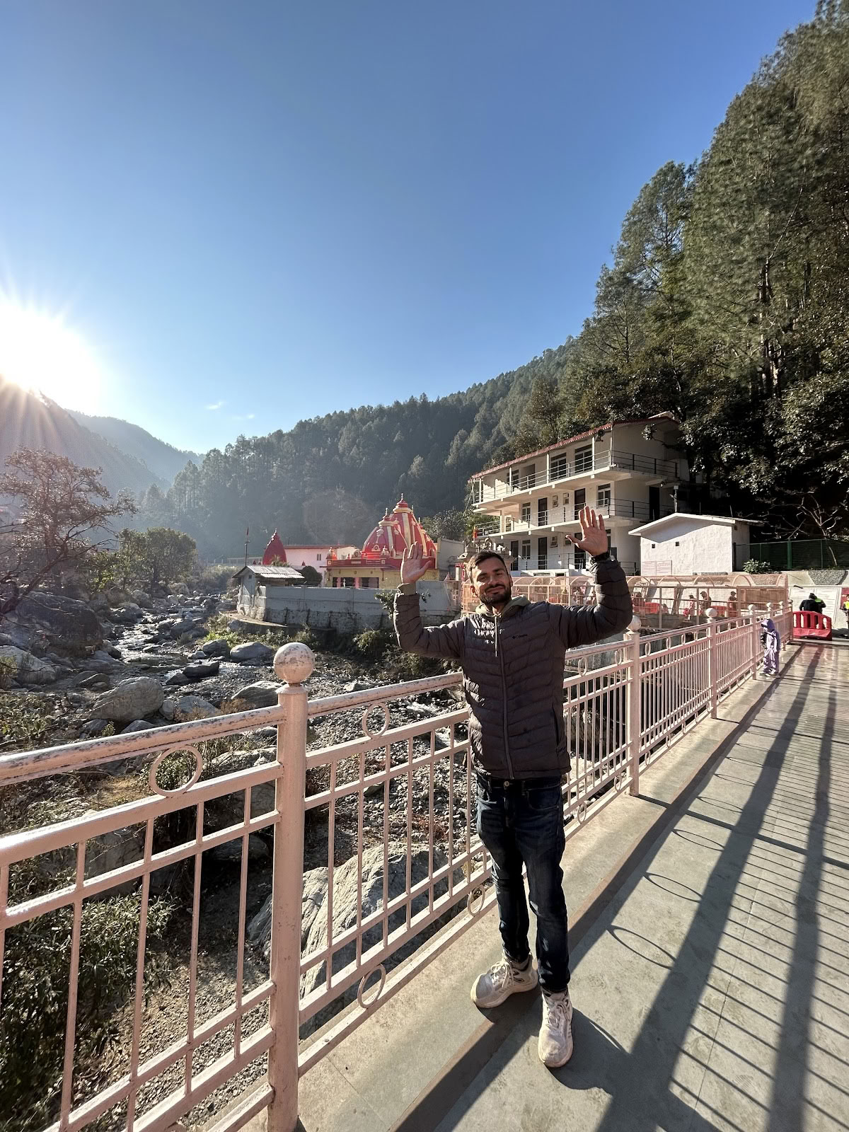 Rishiganga Yogshala - Yogalehrer-Ausbildungsschule & Yoga Retreats in Rishikesh