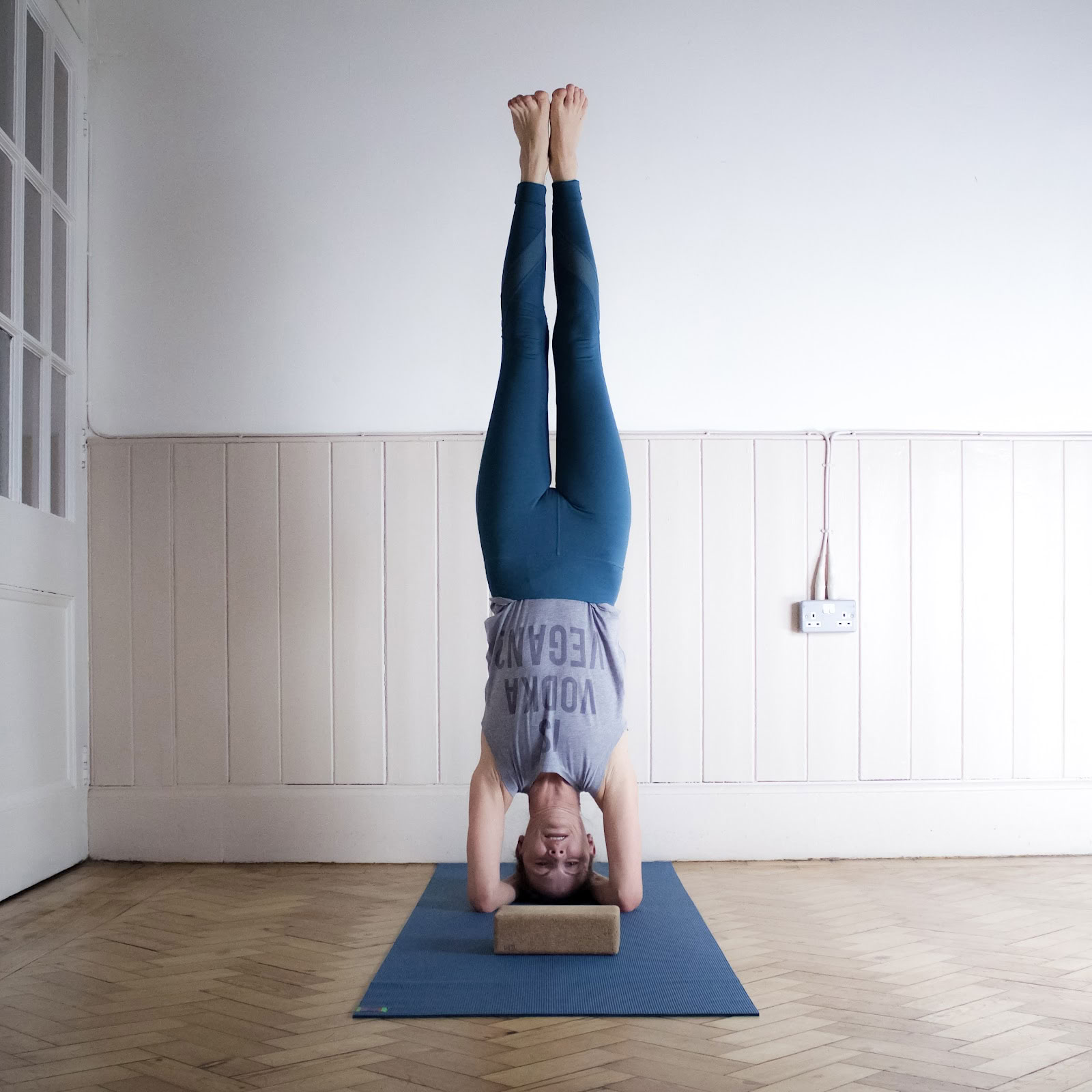 Emily im Yoga