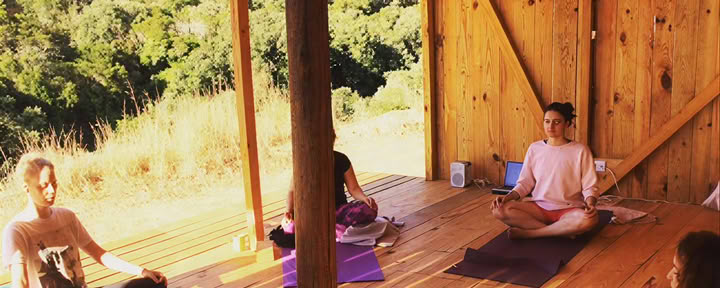 Ozean & Yoga Ganzheitliche Körperarbeit & somatische Therapie, transformative Retreats, Portugal, Aljezur, Algarve