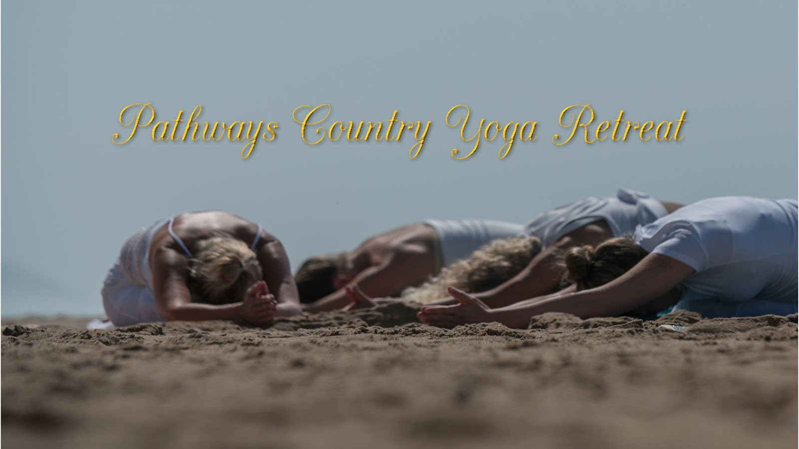 Yoga-Retreat auf dem Land entlang von Wegen