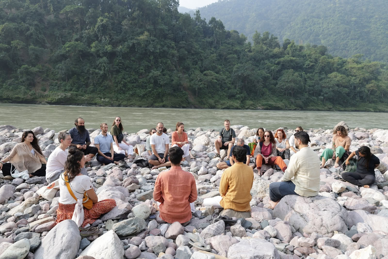 Satya Yoga Ashram | Französische Yogaschule, Rishikesh, Indien