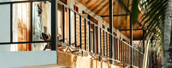 Surf- und Yoga-Retreat für Schwestern