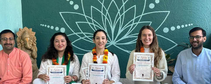 Sri Yoga Ashram | Anbieter von Yoga-Lehrer-Ausbildungskursen in Rishikesh