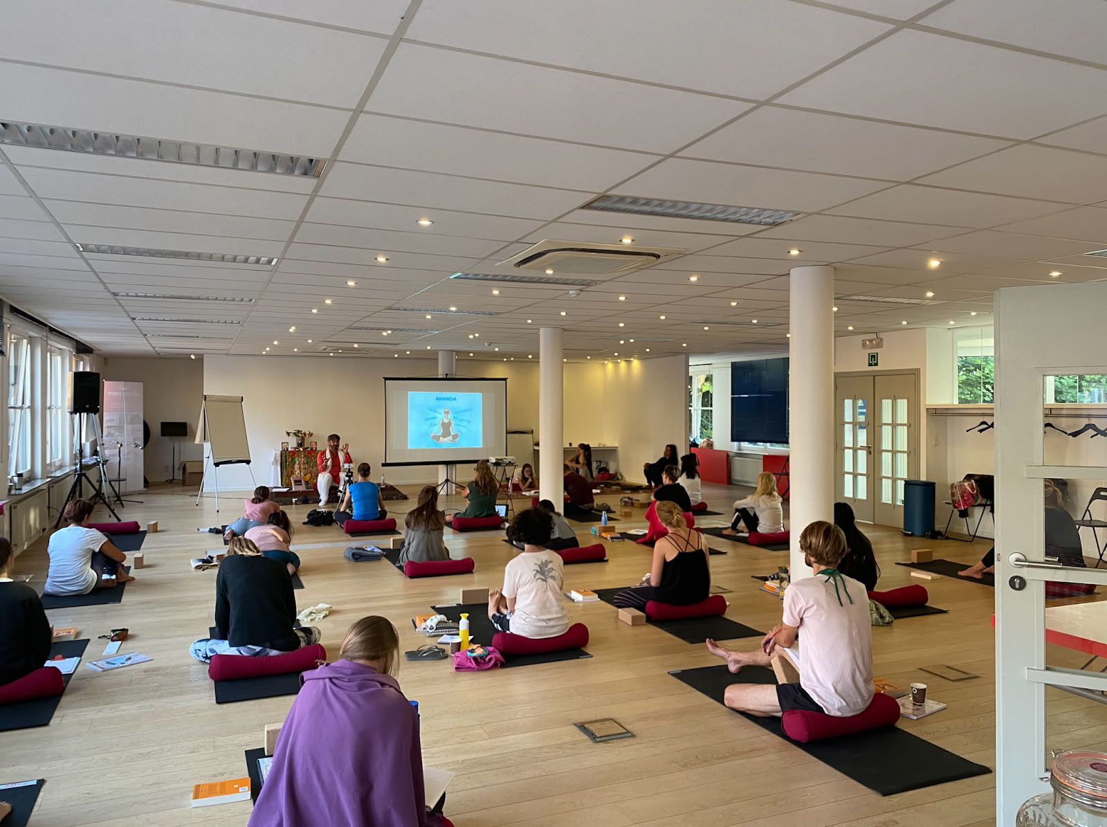 Yogalife Lehrer:innenausbildung