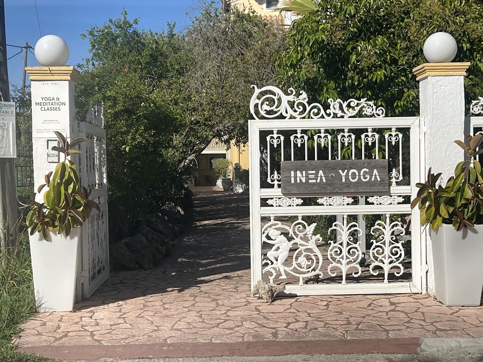 INEA YOGA Schule und Retreat-Zentrum