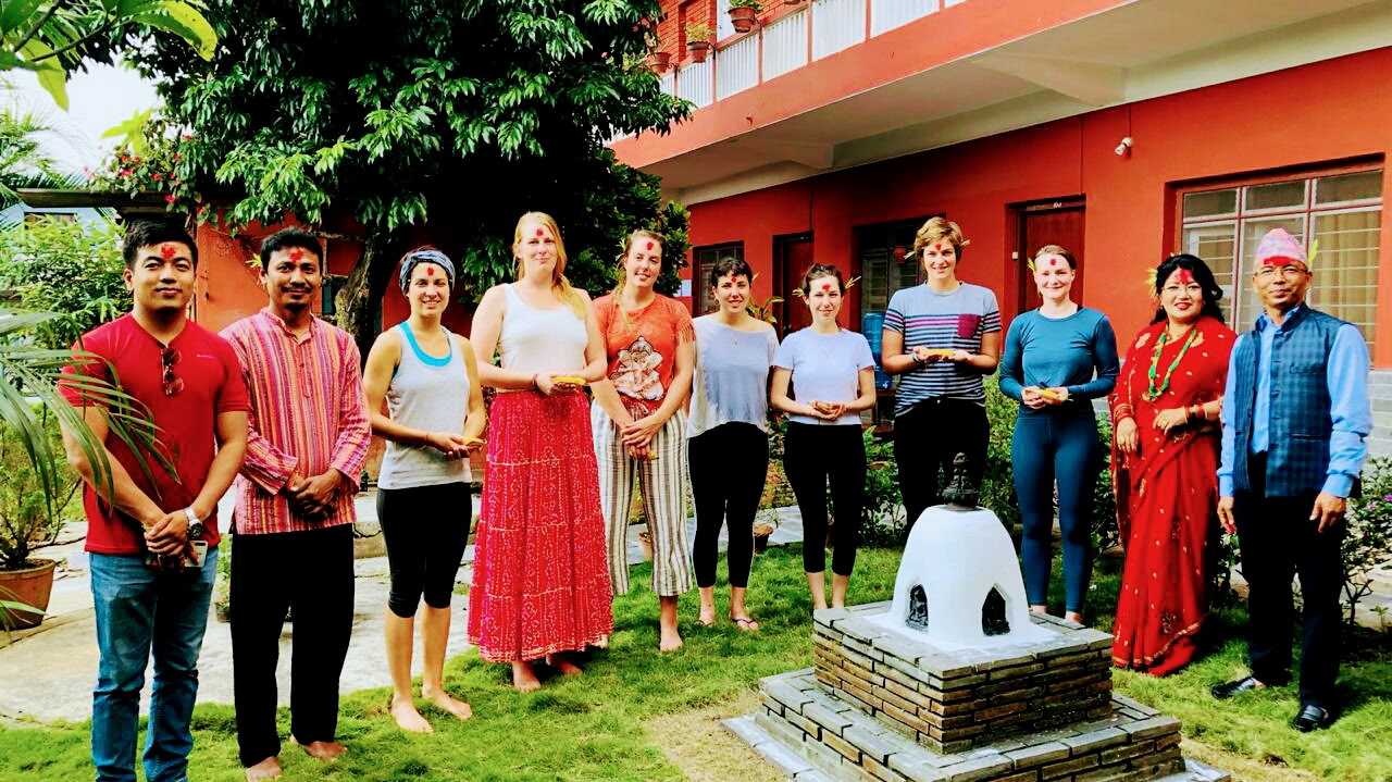 Yoga-Lehrerausbildung in Nepal – 200-Stunden- und 300-Stunden-Kurs an der Mantra Yoga School in Pokhara