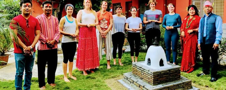 Yoga-Lehrerausbildung in Nepal – 200-Stunden- und 300-Stunden-Kurs an der Mantra Yoga School in Pokhara