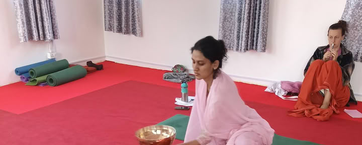 Damini Sargam Academy - Klangheilungskurs Rishikesh