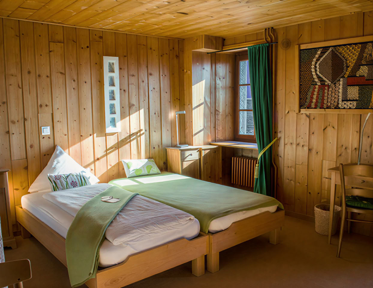 Doppelzimmer mit Waschbecken