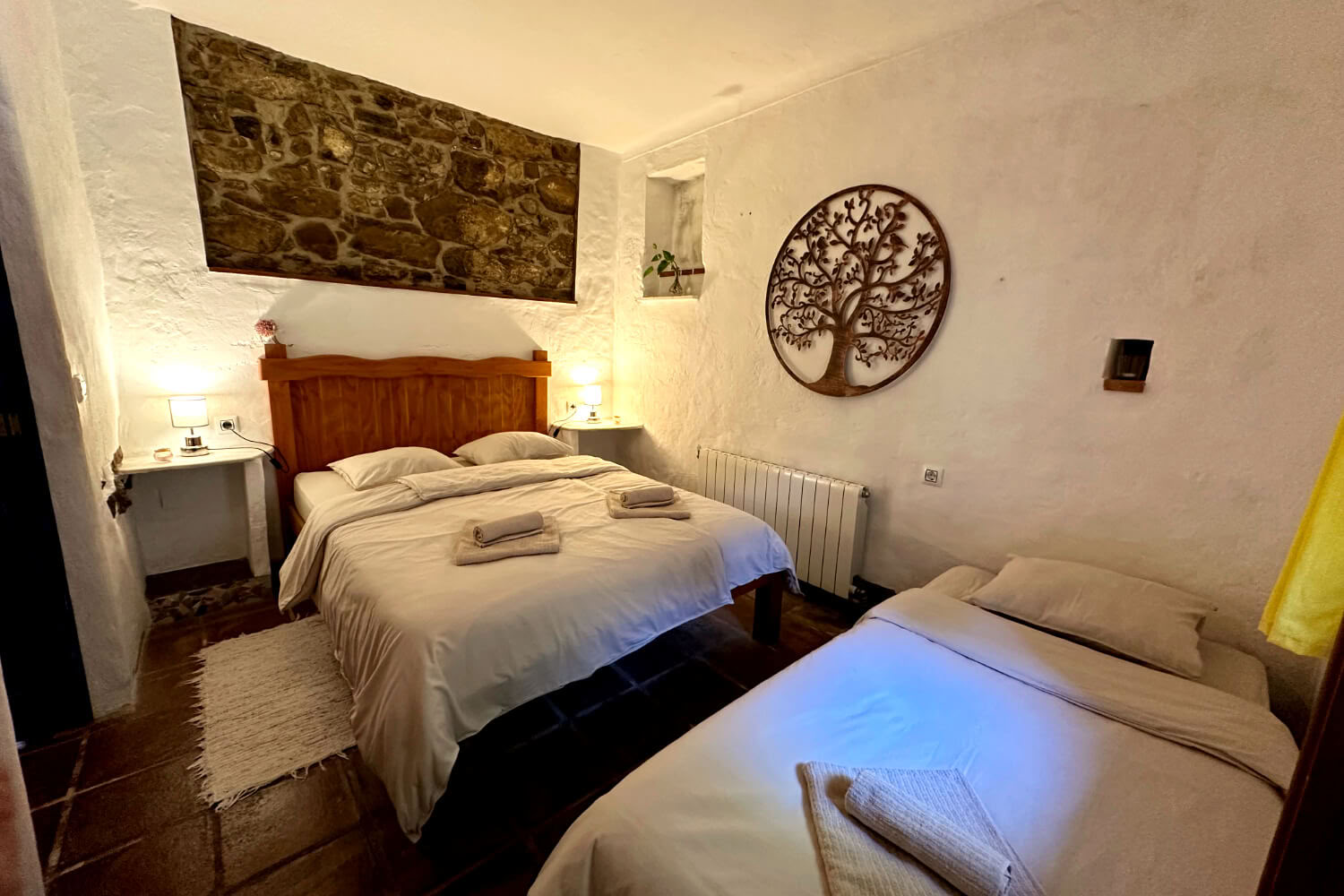 Doppelzimmer mit Zustellbett für 3 Gäste mit Gemeinschaftsbad